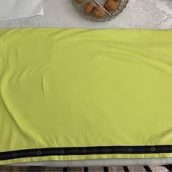 LULU ๐ VINYASA CITRON ANTIDOTE SNAP INFINITY SCARF - Picture 2 of 2